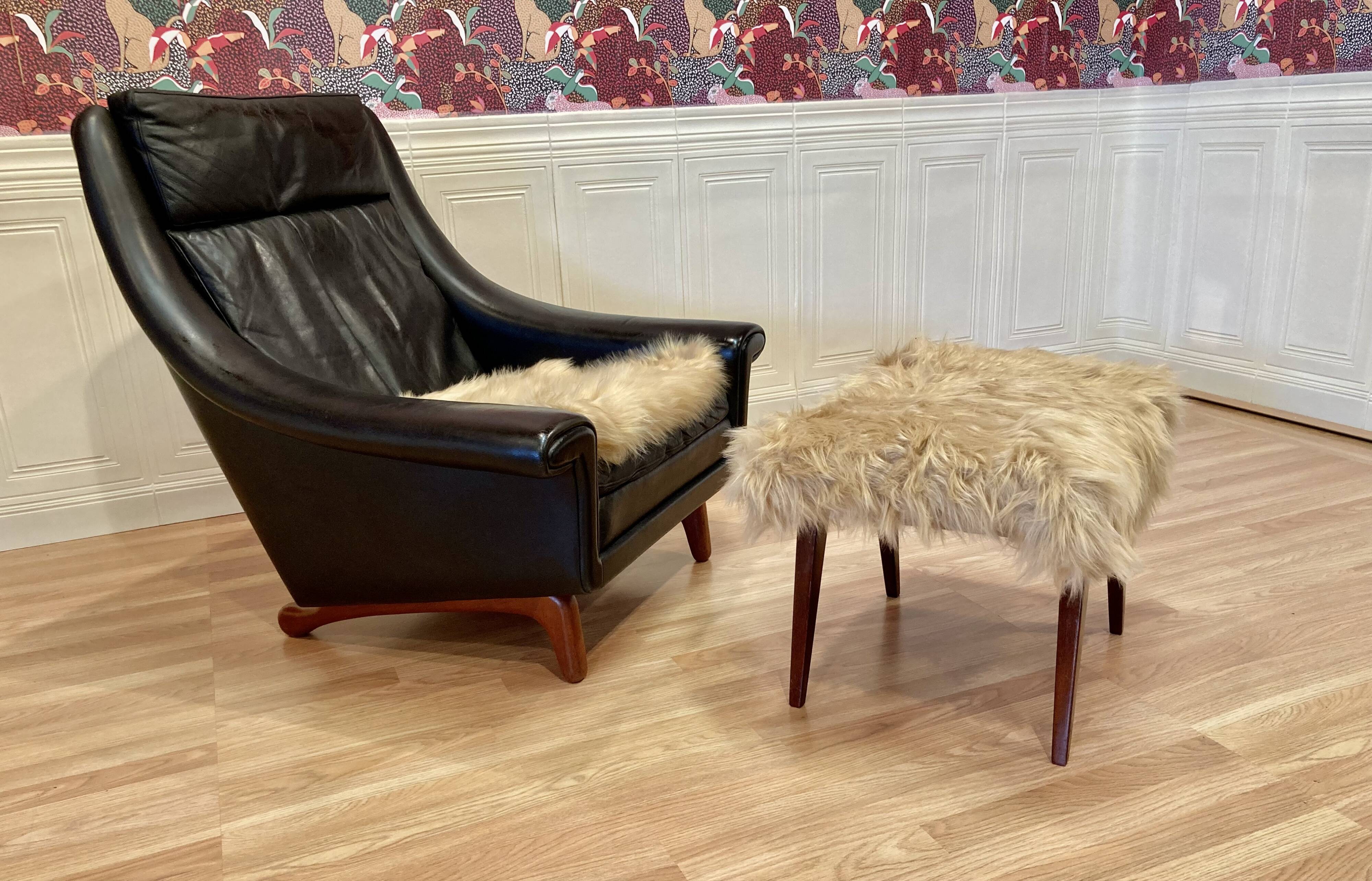 Fauteuil design scandinave Aage Christiansen cuir noir 1950.