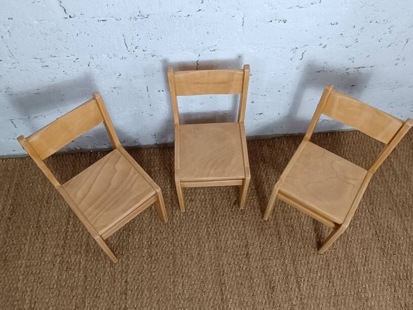 3 chaises enfant brutaliste années 80 en frêne