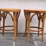 Paire de tabourets cannés en bois courbé