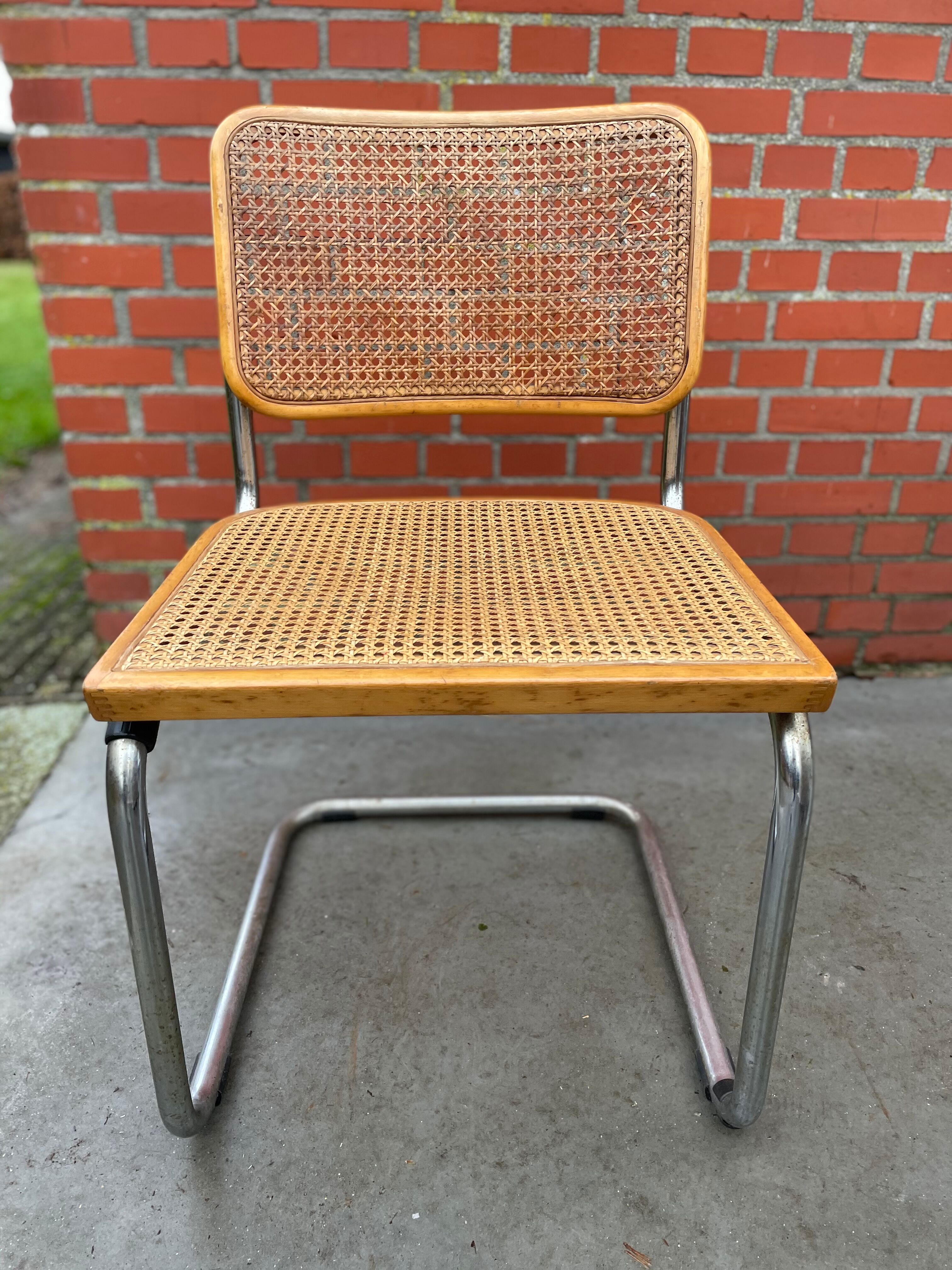 Cesca design chair b32 model