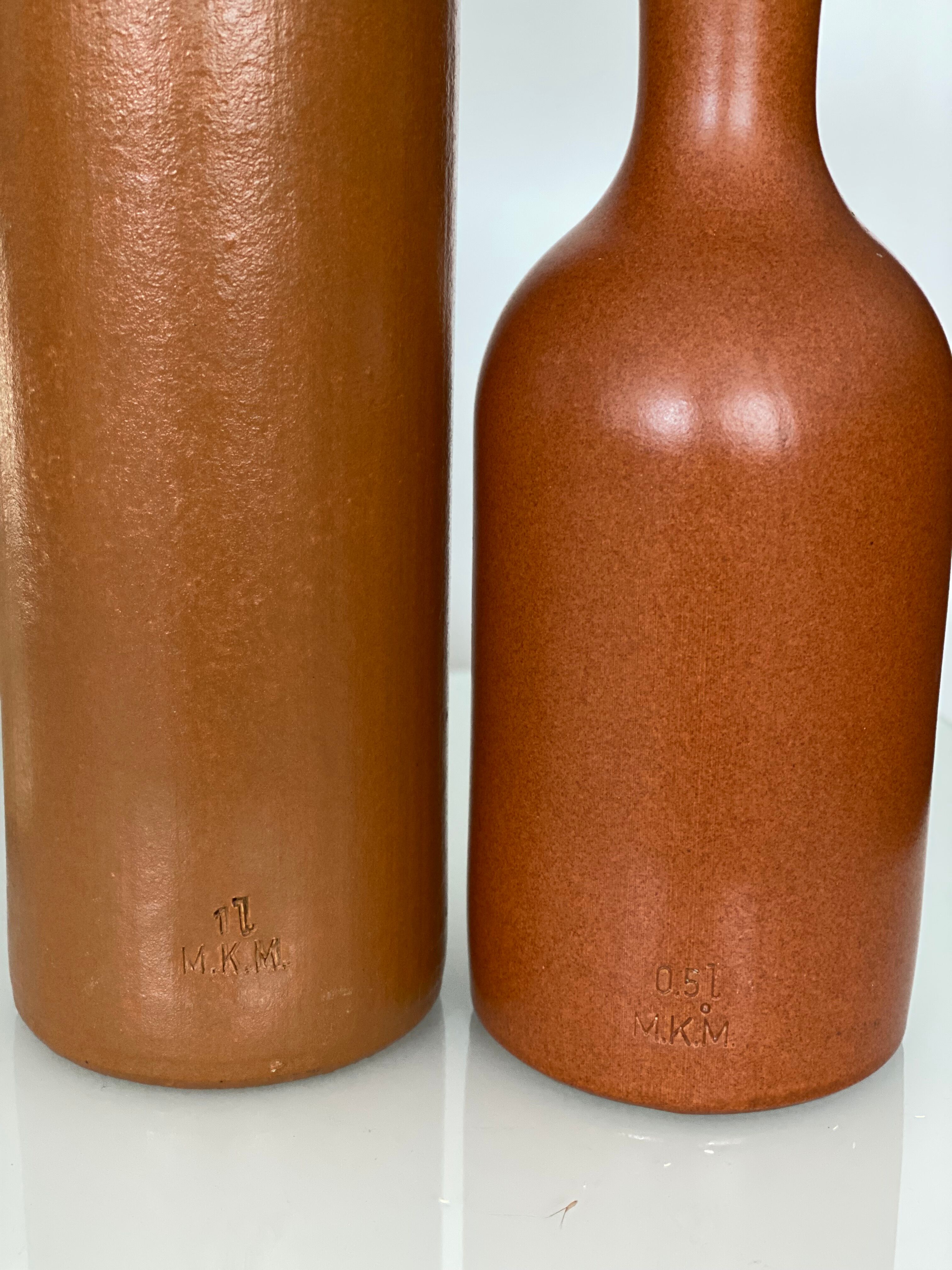 Lot de 2 bouteilles en grès