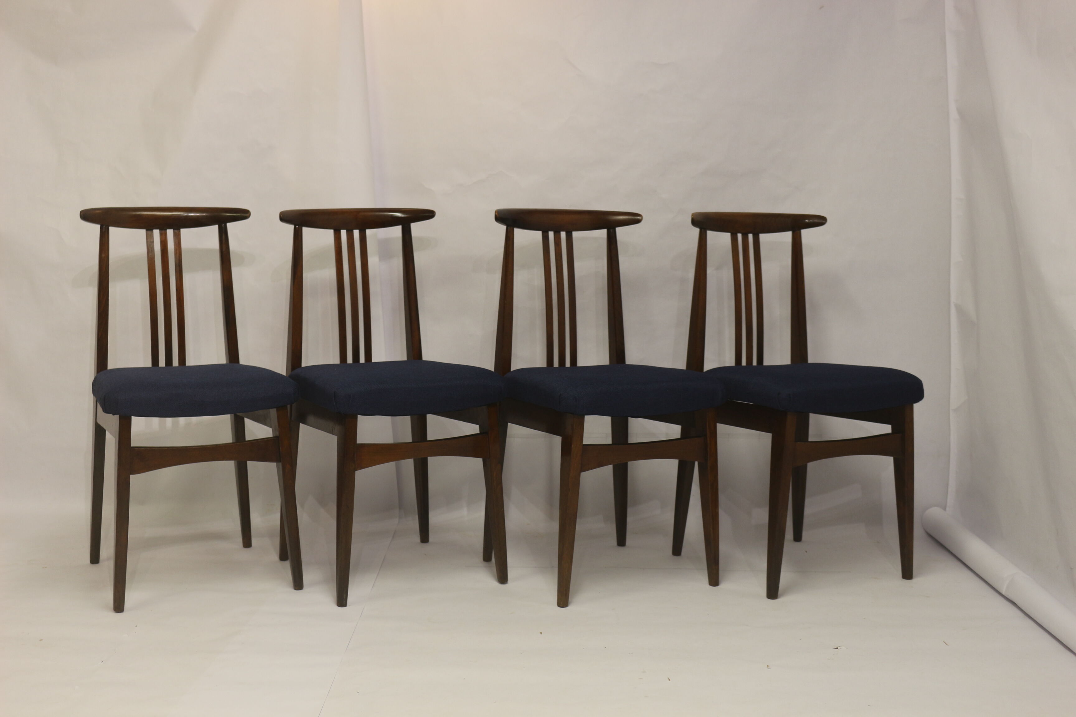 Set of 4 chairs from the 60s/70s, M. Zieliński type 200/100B. Ref Macha