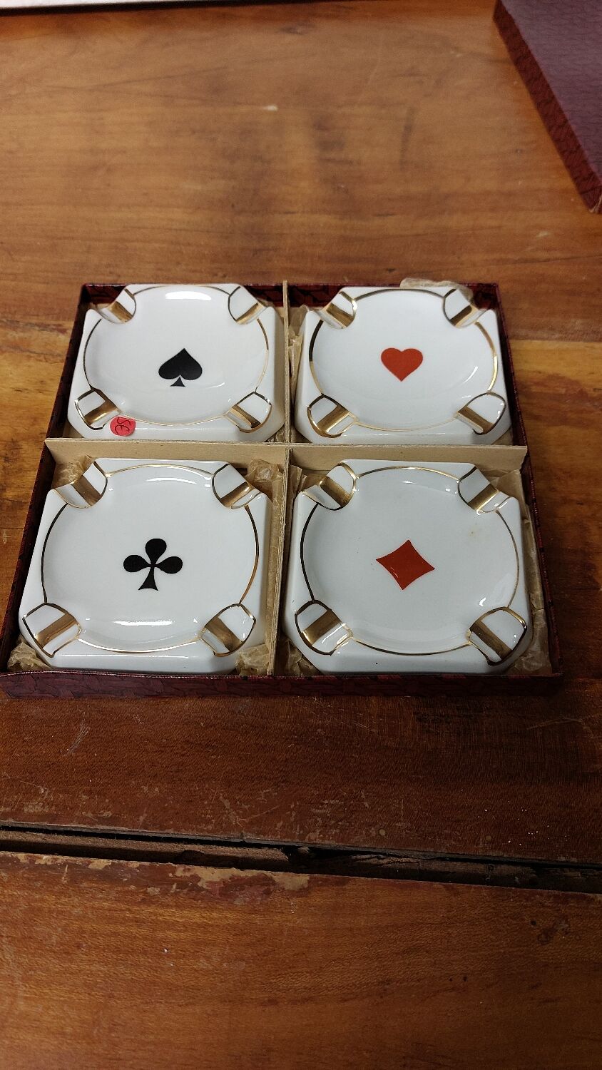 Ashtray porcelain card games
