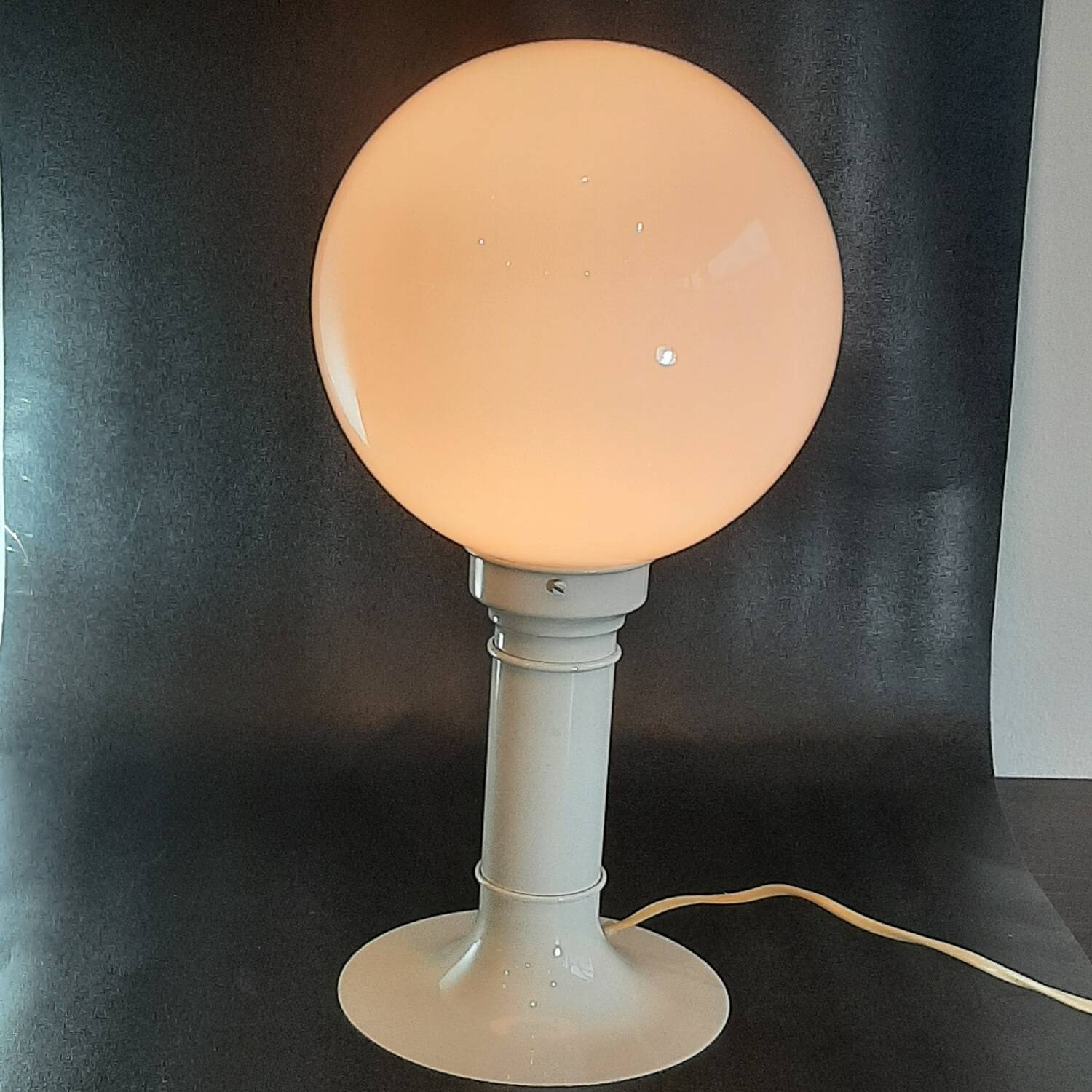 Space Age Woja table lamp
