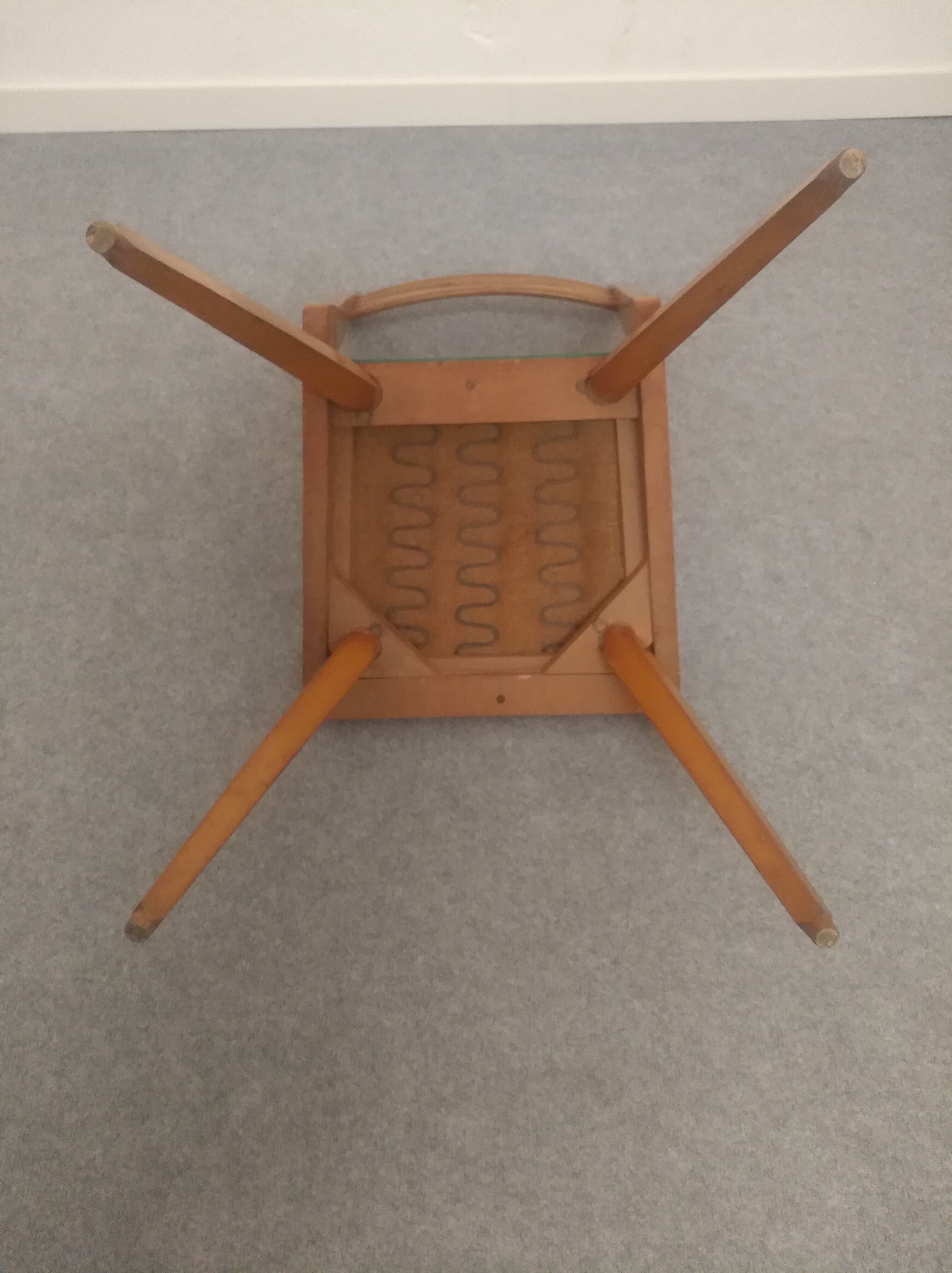 Suite de 4 chaises des années 50