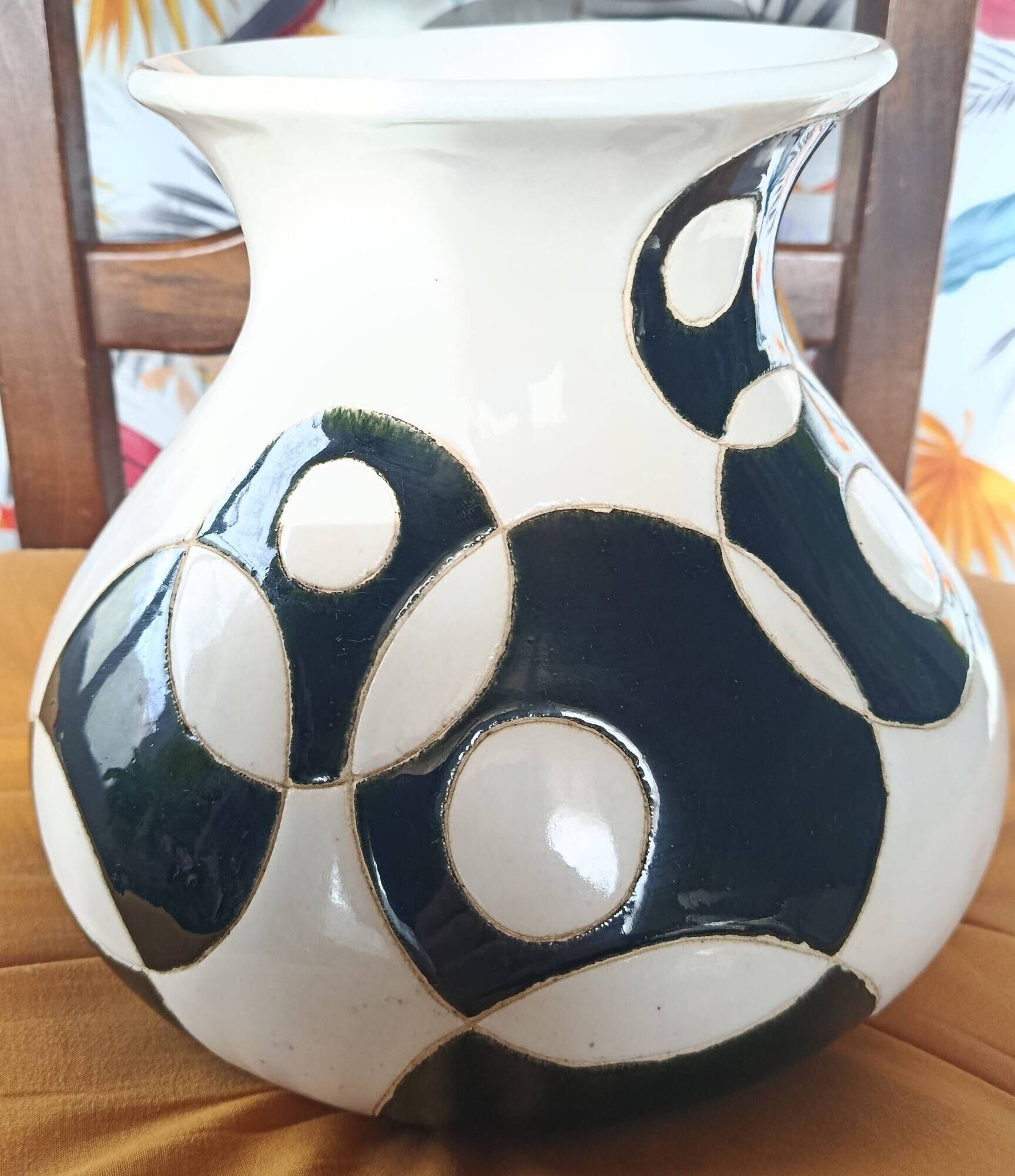 Ceramic ball vase with black and white circles Art Deco Italy Vintage 1940