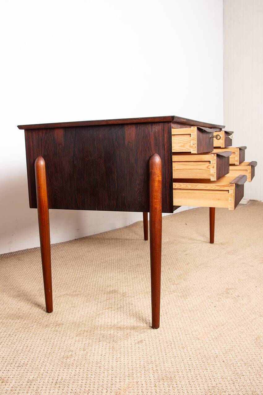 Bureau danois en palissandre et piètement en teck, Johannes Andersen 1960