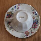 Coffee and tea service in Limoges porcelain with anemone flower pattern and gilding.