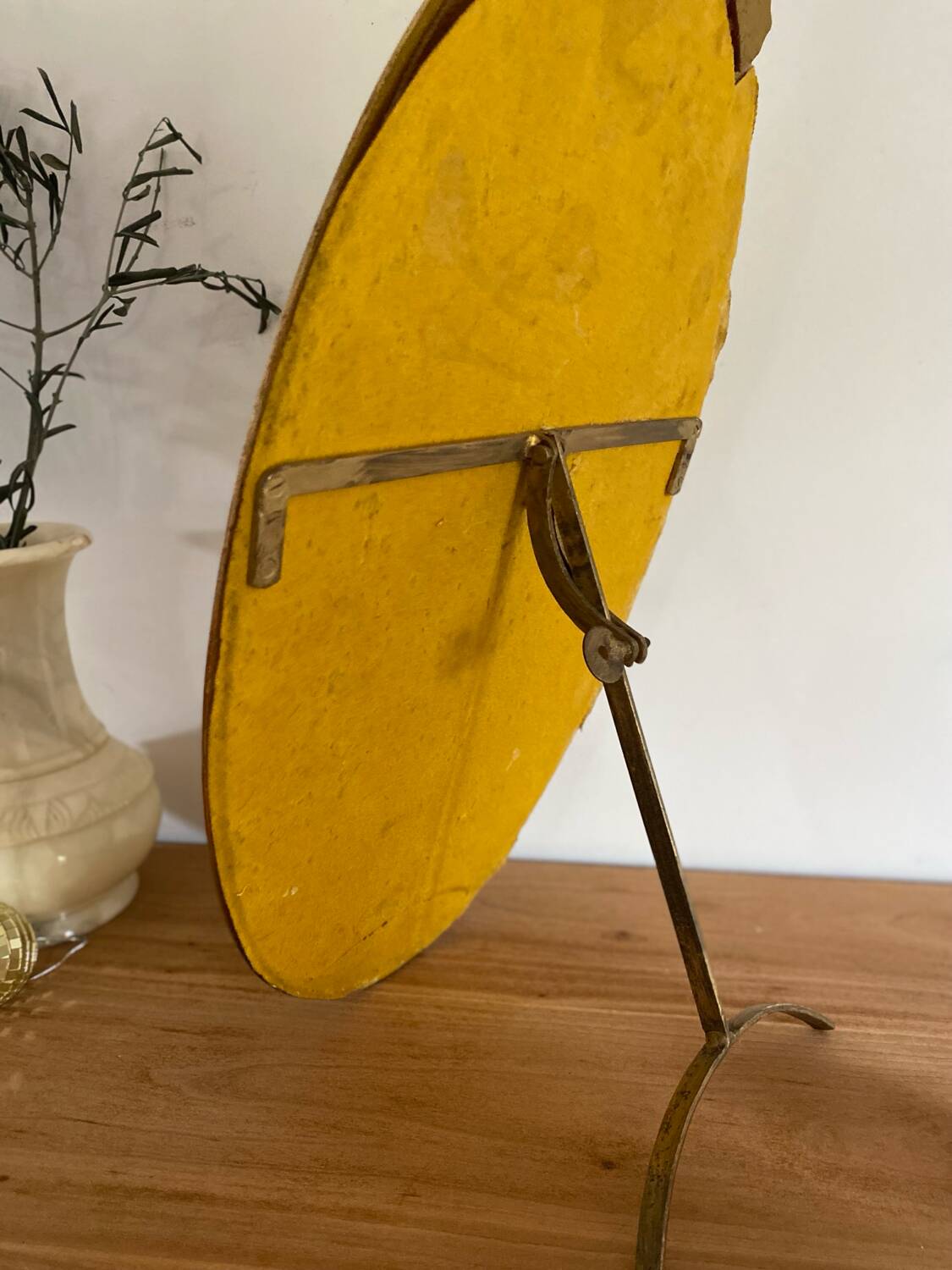 Miroir ovale sur pied du XIXe siècle