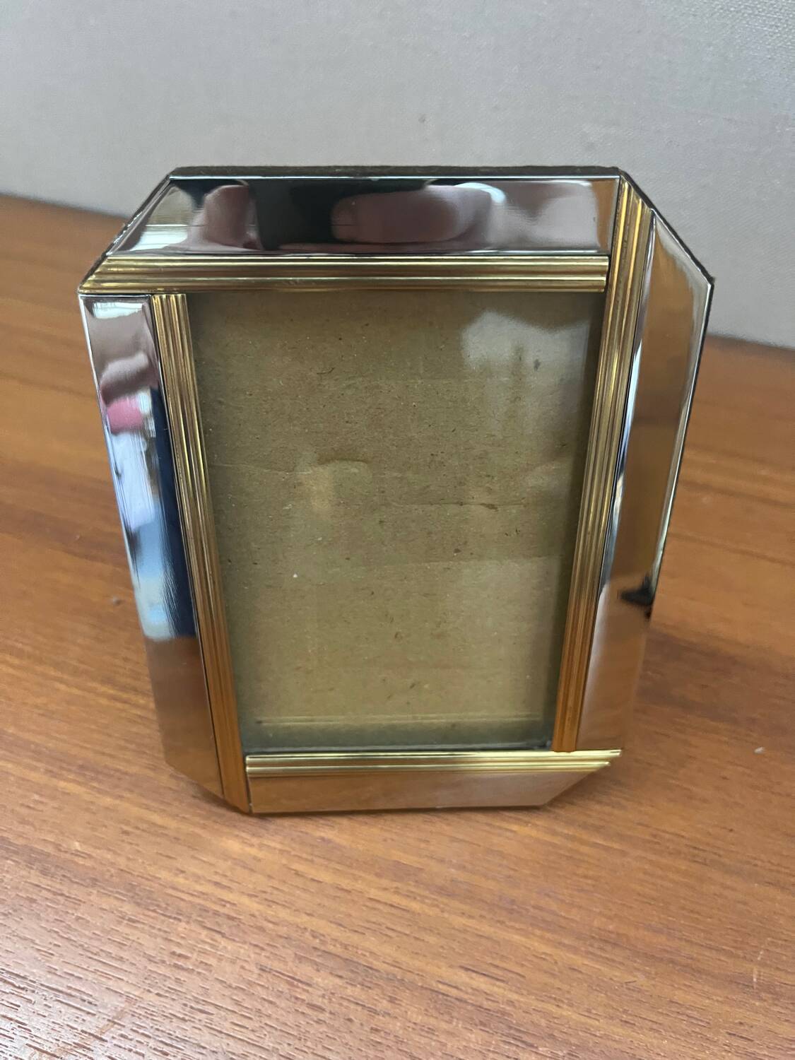 Metal photo frame