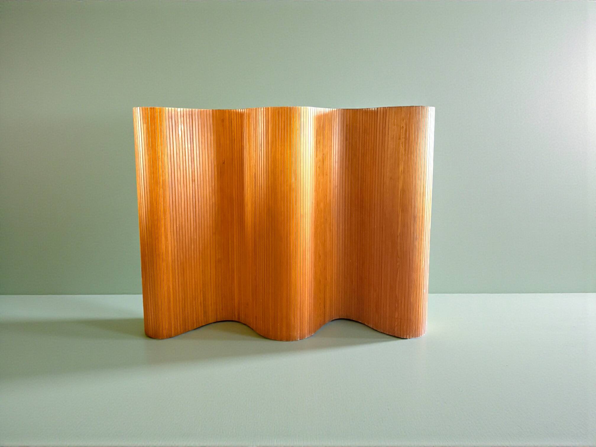 Baumann Sons & Company, large screen made of beech slats circa 1930-1940