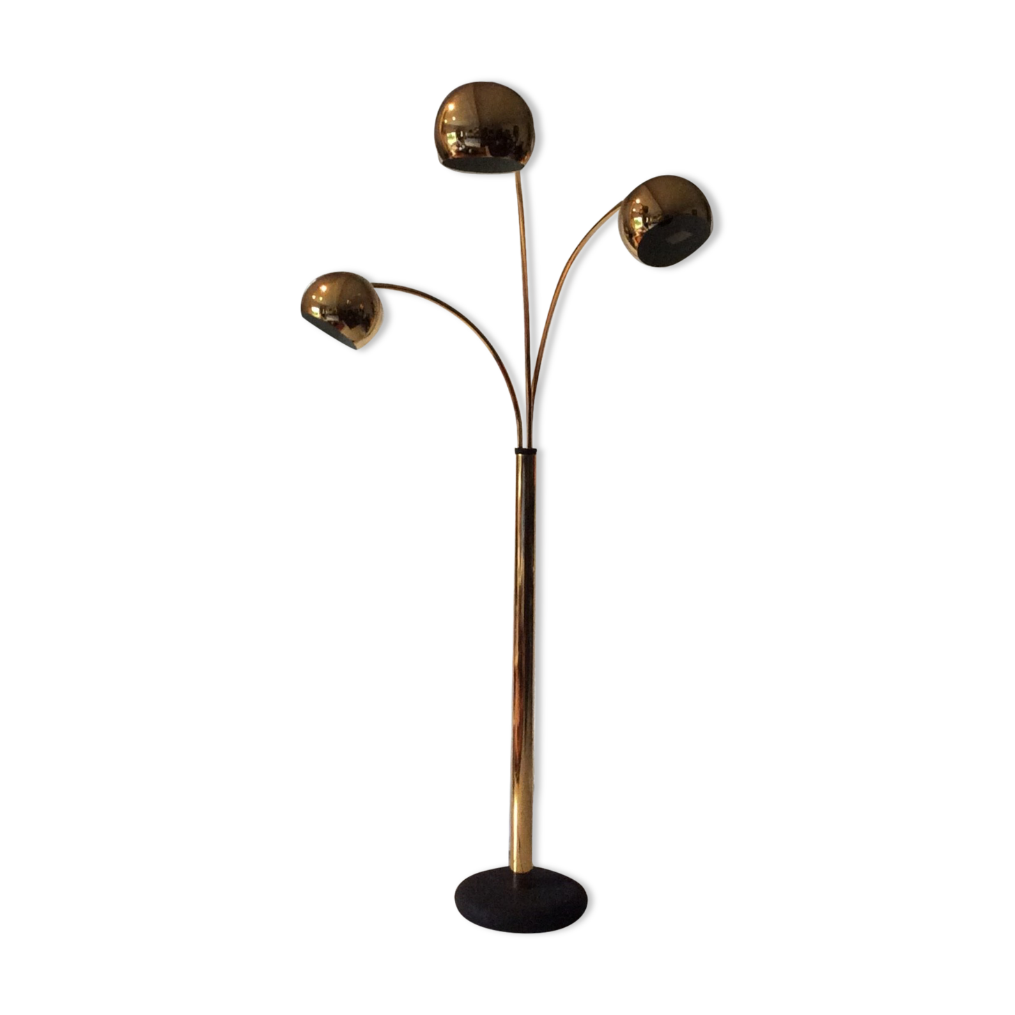Floor lamp with three arched arms in gilded metal