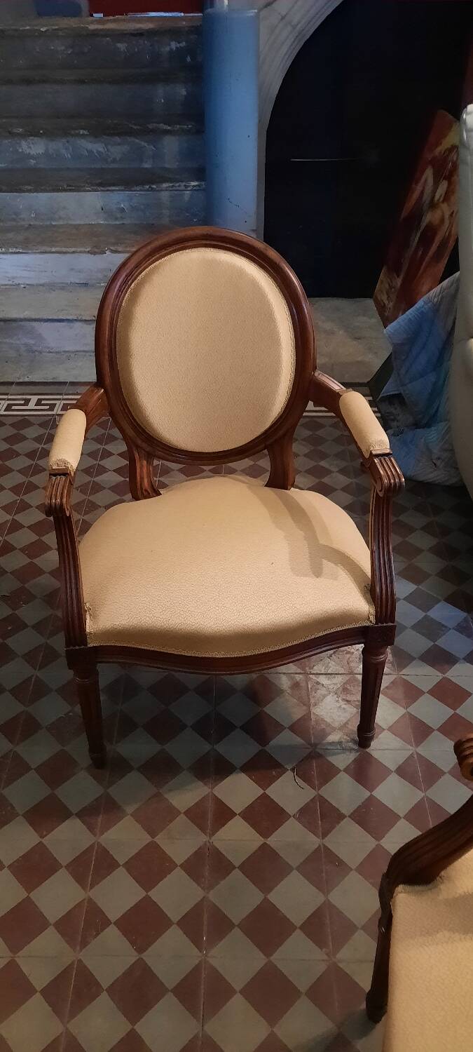 Paire de fauteuils style louis XVI