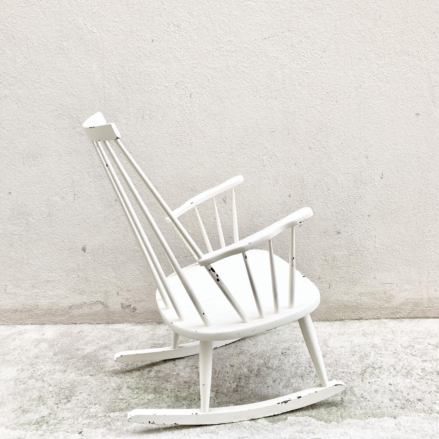 Rocking chair vintage white