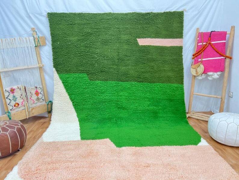 Handwoven natural wool rug, size 150/250 cm.