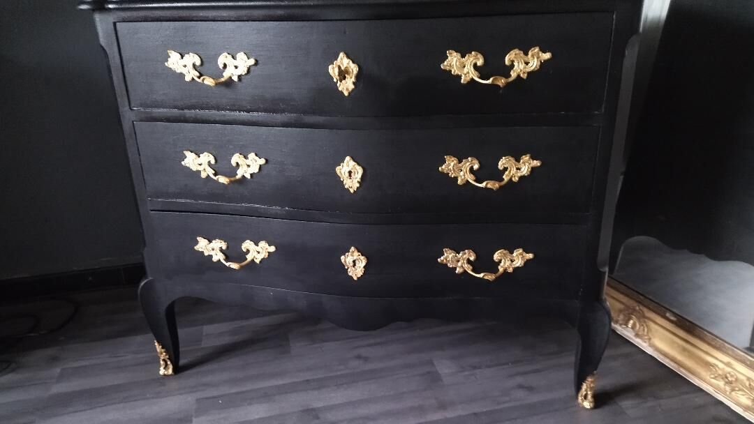 Louis XV style chest of drawers