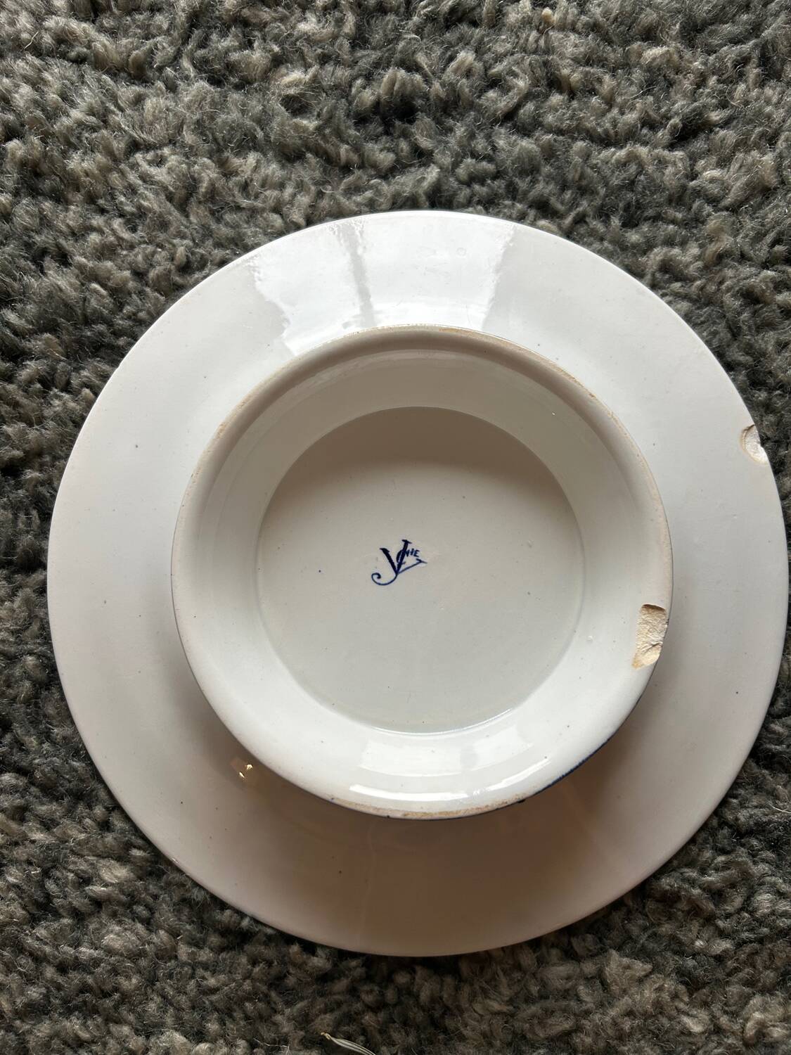 Plate or dish on a pedestal Moustiers by Jules Vieillard