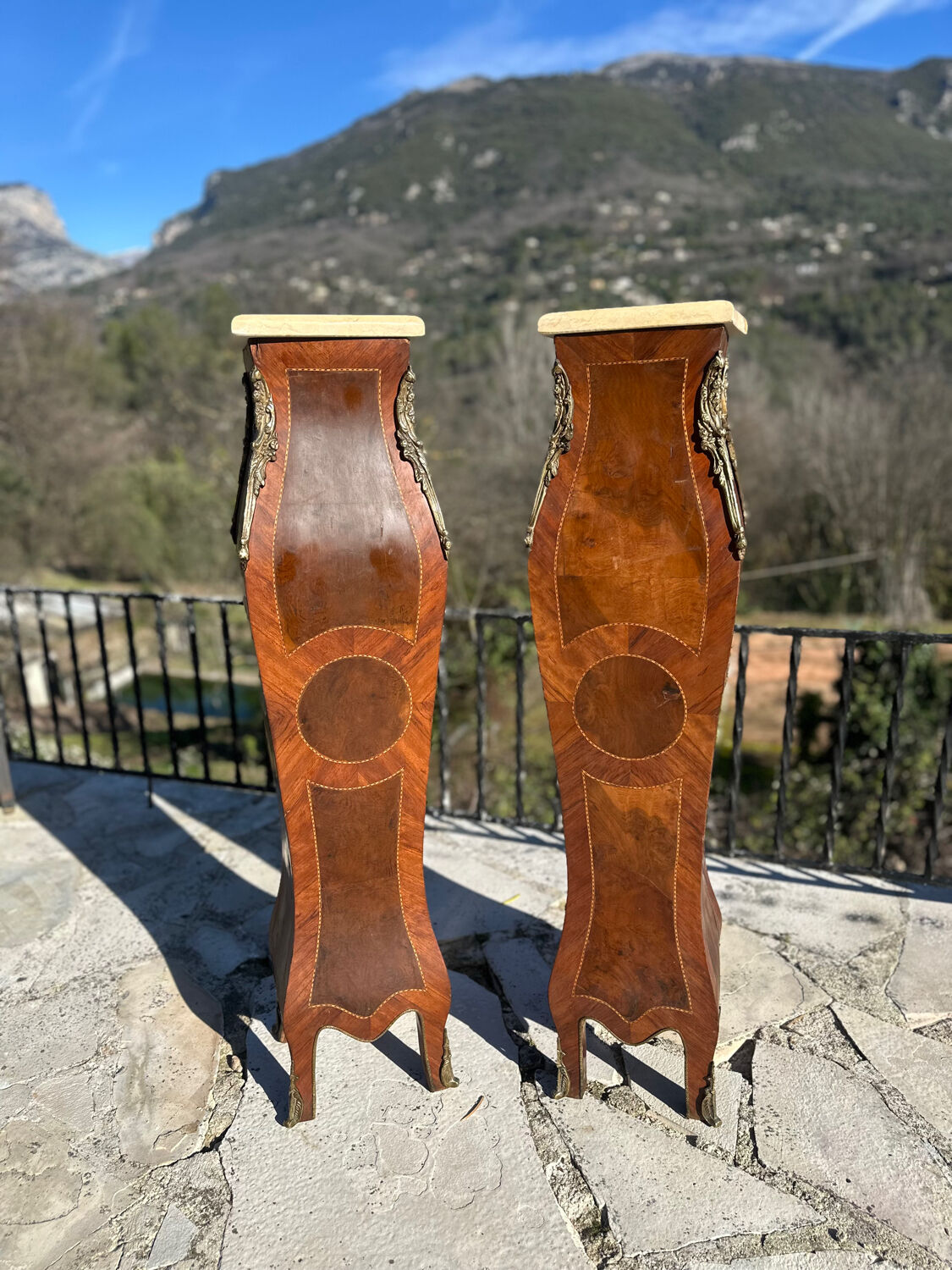 Pair of sleeves or columns in marquetry in the Louis XV style.