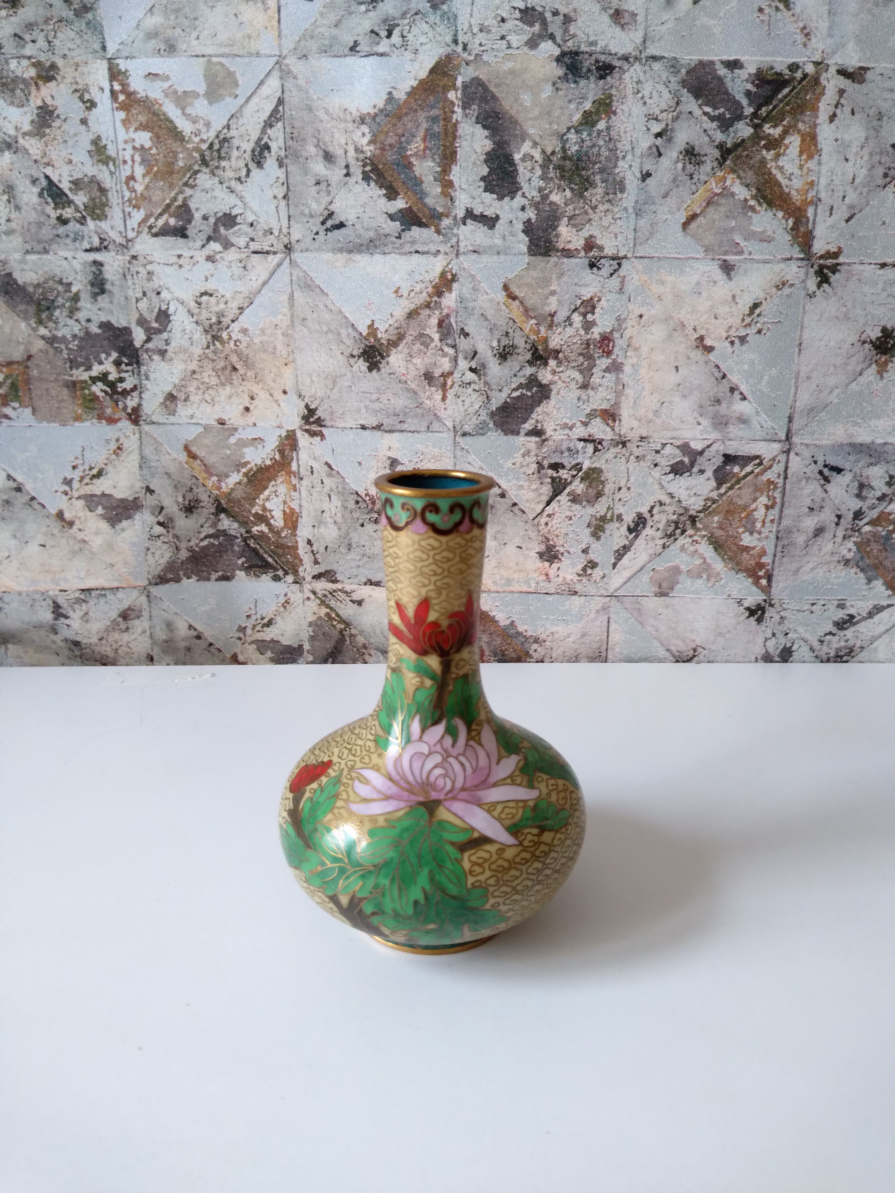 Enamelled brass vase cloisonné Chinese style floral pattern beige red green purple