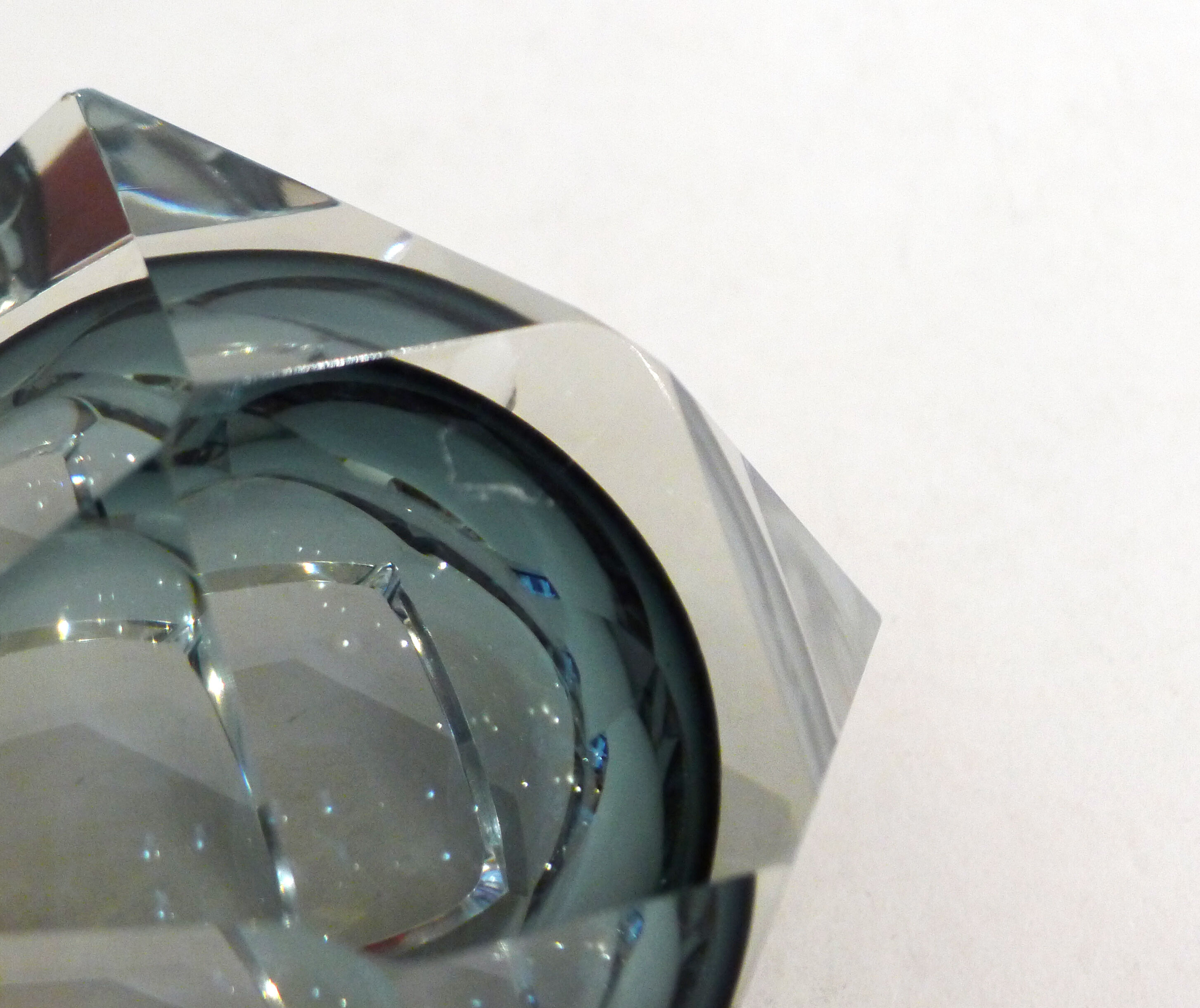 Ashtray Sommerso Murano faceted grey