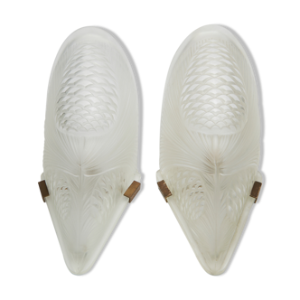 Pair of art deco wall lamps with pine cone pattern
