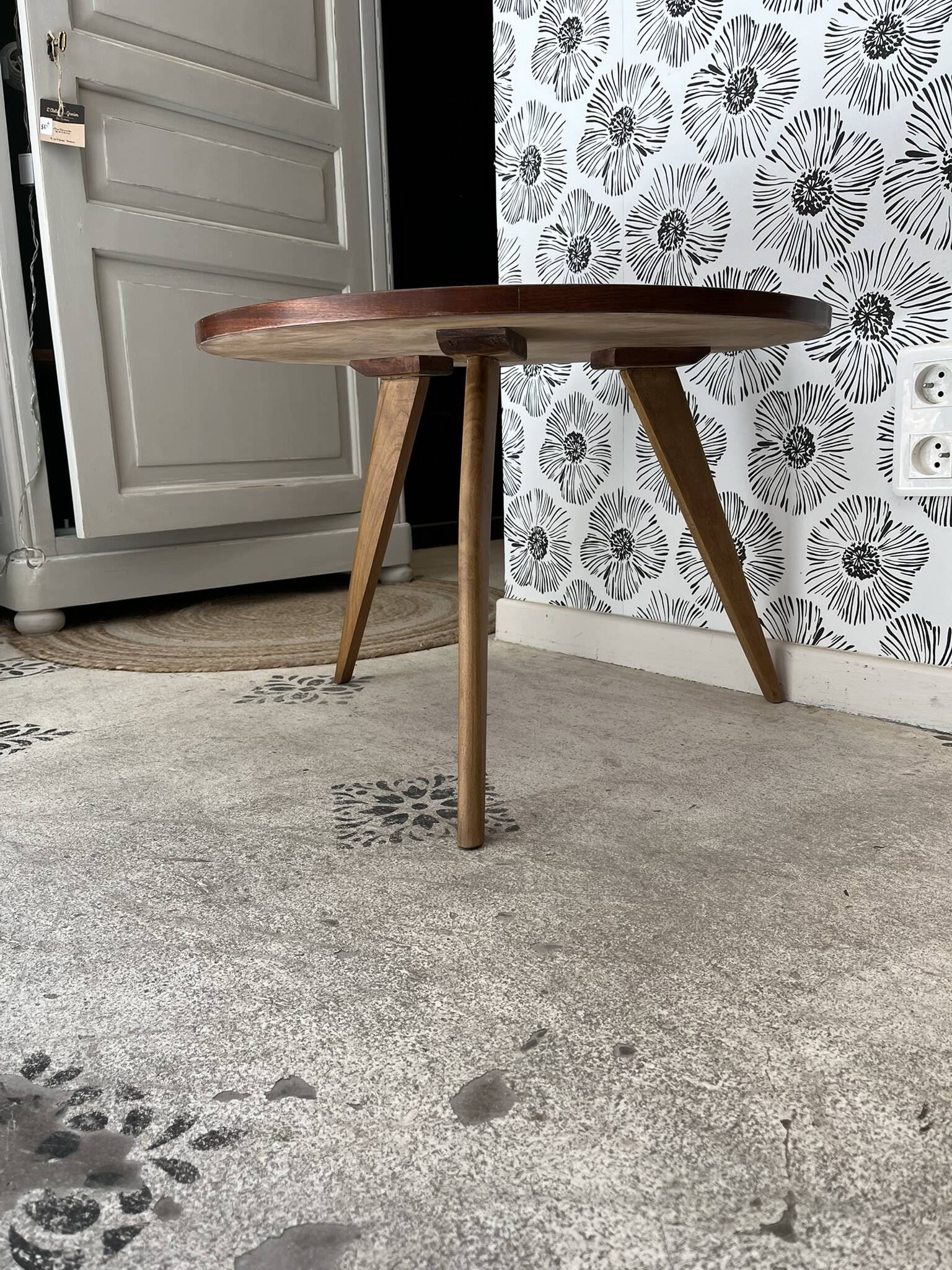 Neyla coffee table in wood and marquetry