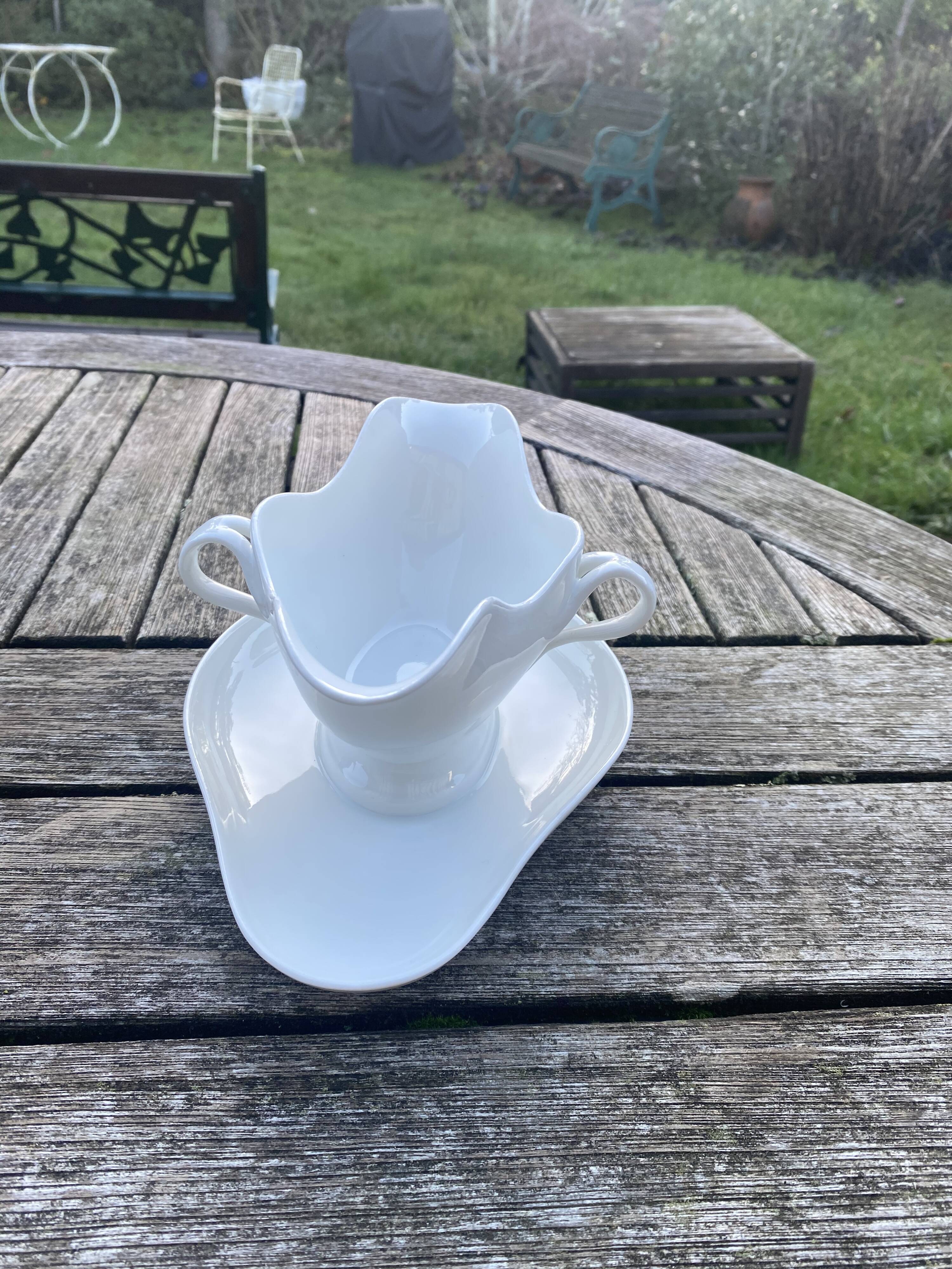 Porcelain sauce boat tableware