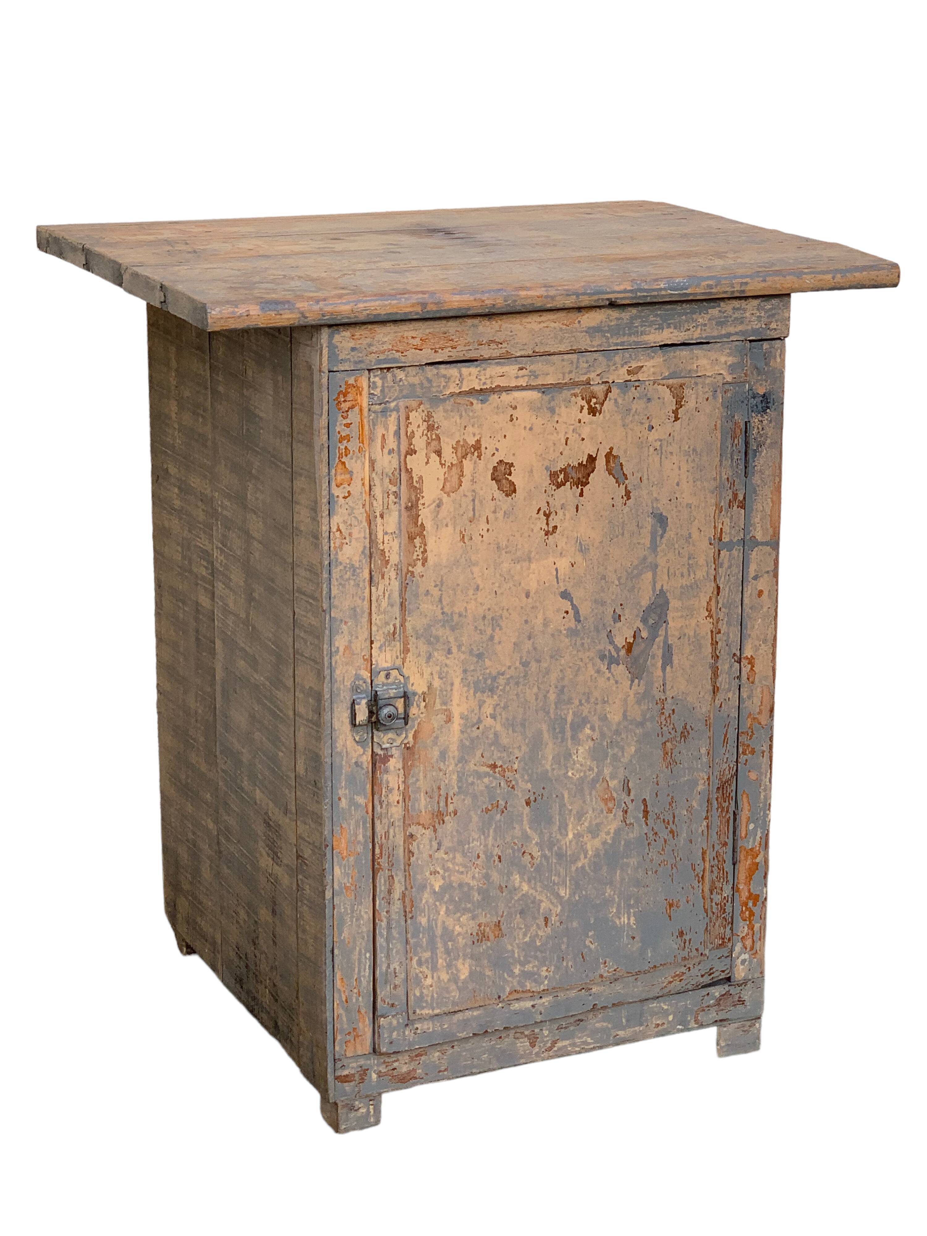 Parisian workshop buffet with patina 1940