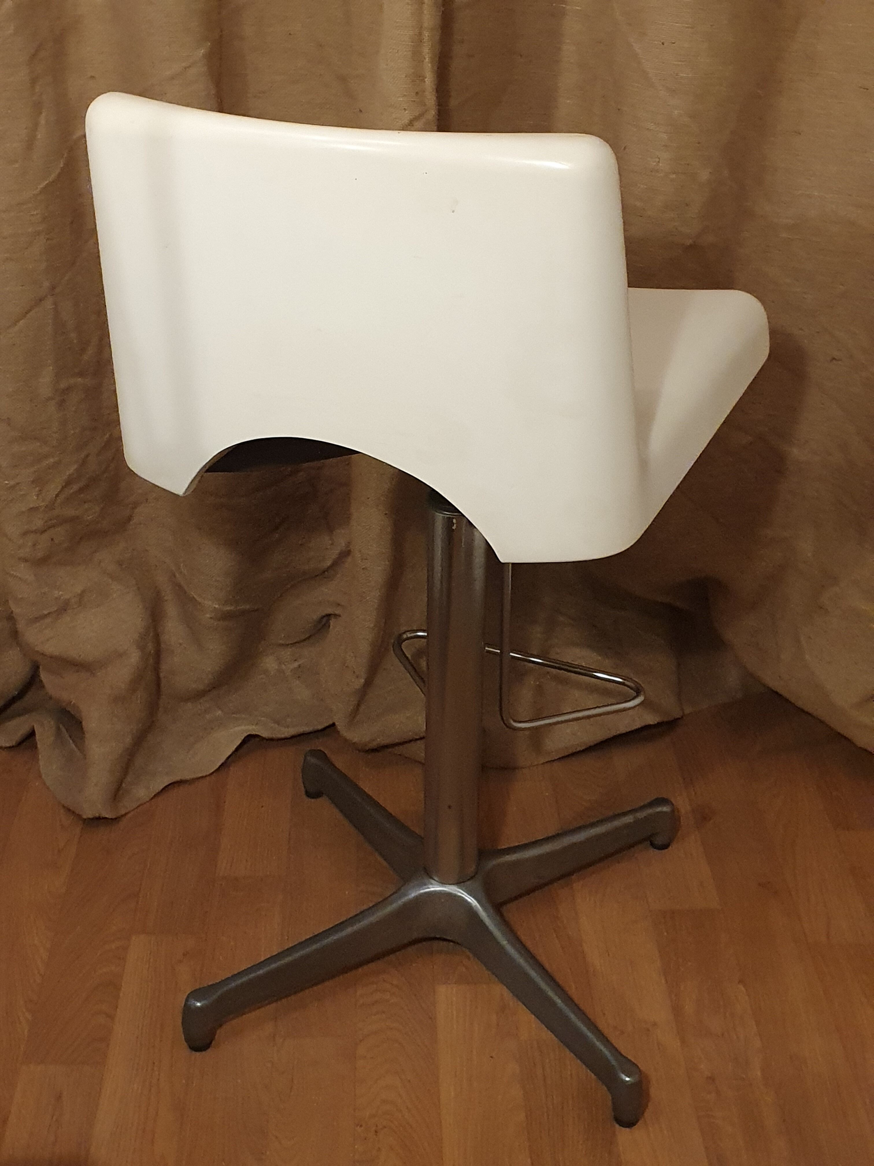 Bar or workshop high chair 80s