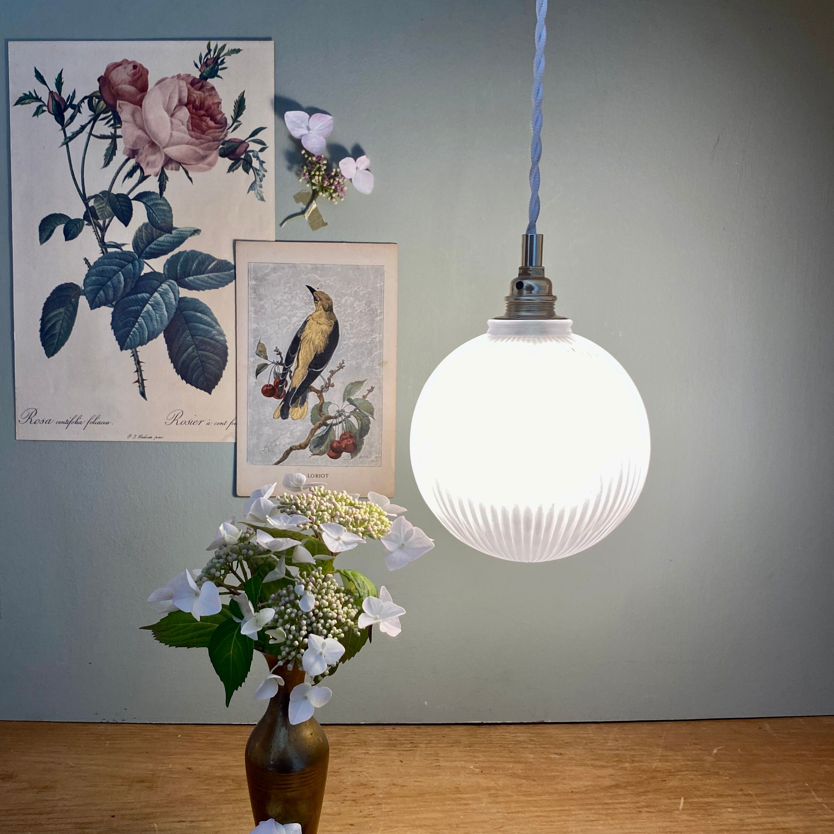 Vintage globe pendant lamp in ridged frosted glass