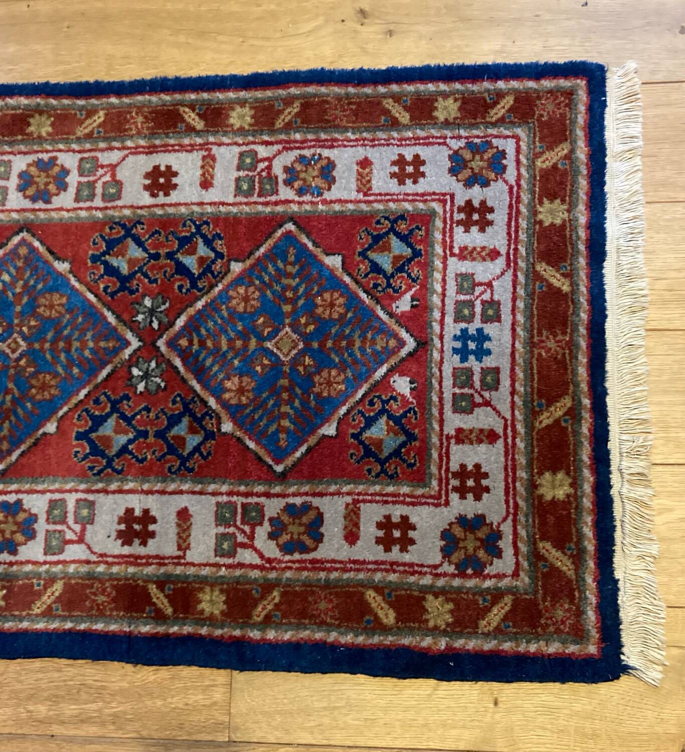 Sinkiang rug in pure new wool entirely handmade from the 1970s