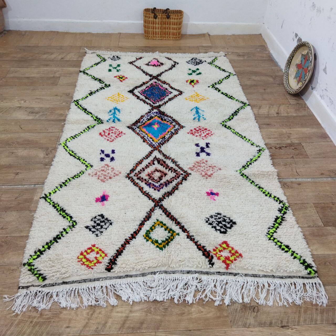 Azilal Berber rug in handmade wool 250 X 140 CM