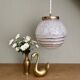 Suspension globe vintage en verre de clichy blanc et or