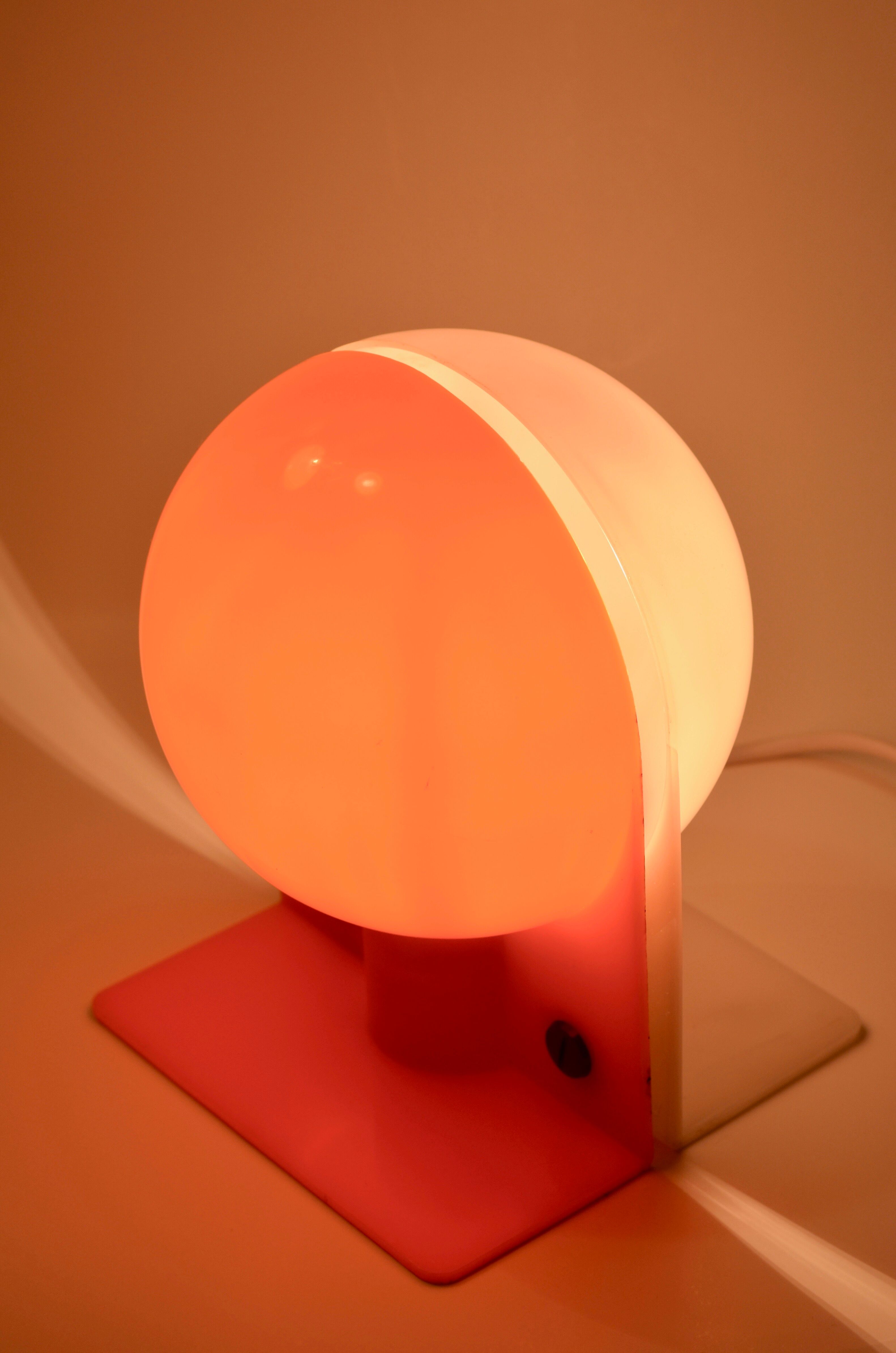 Lampe de table Harvey Guzzini Sirio, années 1970