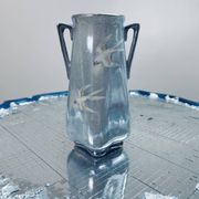 Japanese porcelain vase with dove patterns