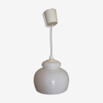 Suspension cloche vintage en opaline blanche