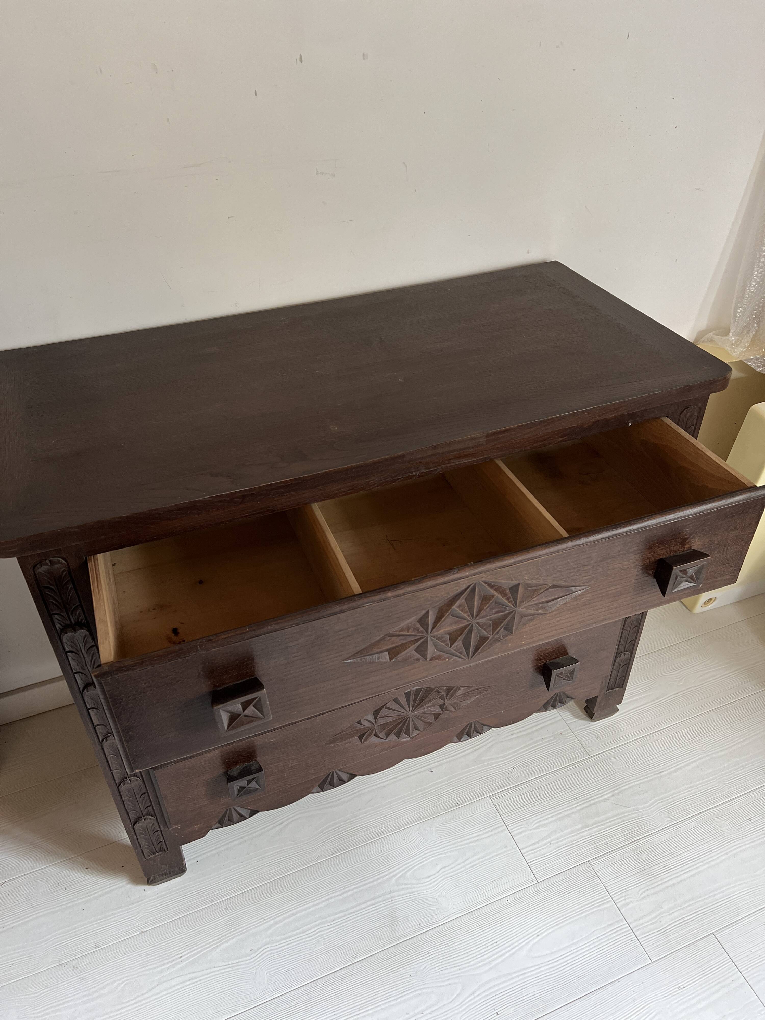 Commode Basque