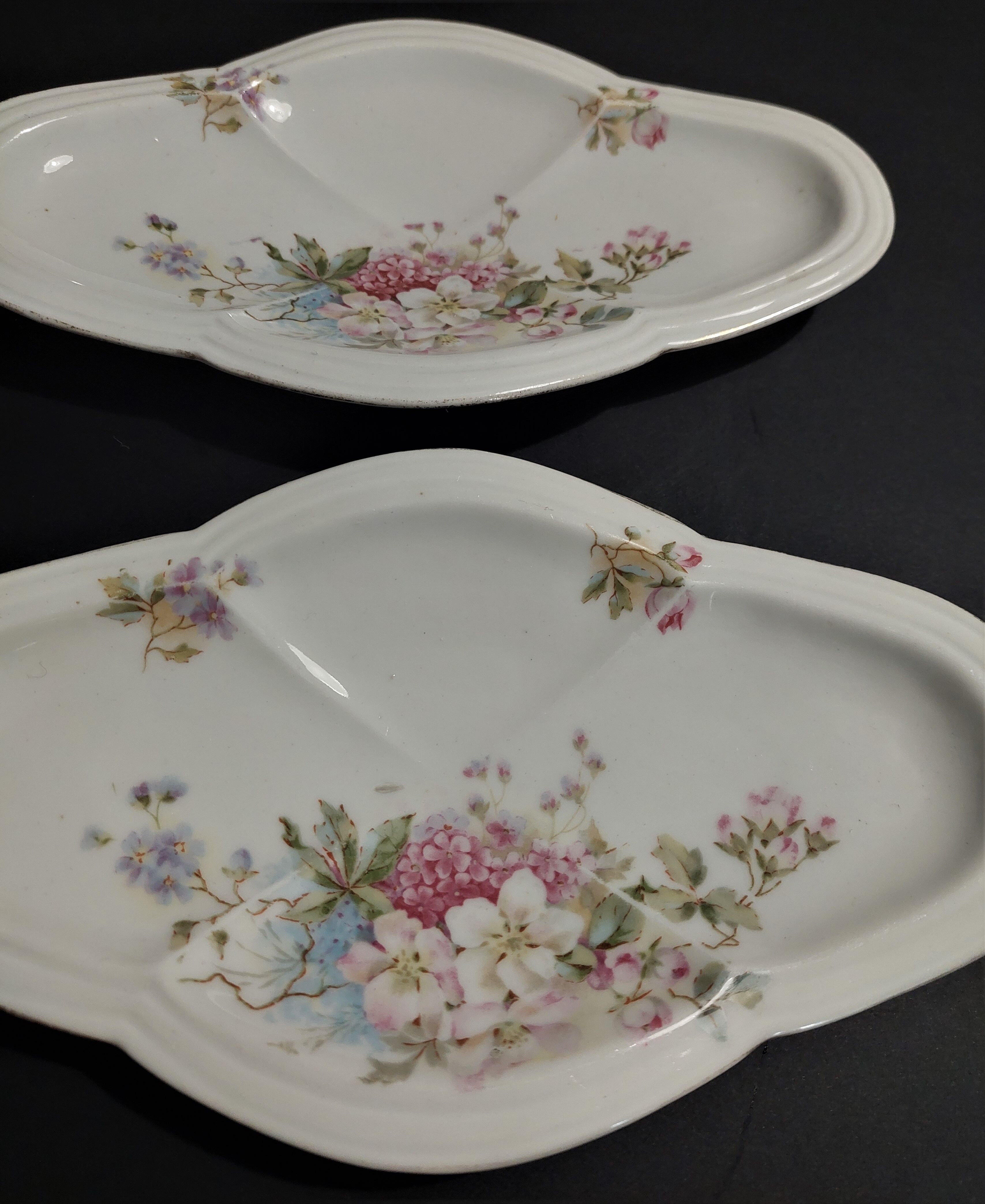 Pair of porcelain raviers floral decoration