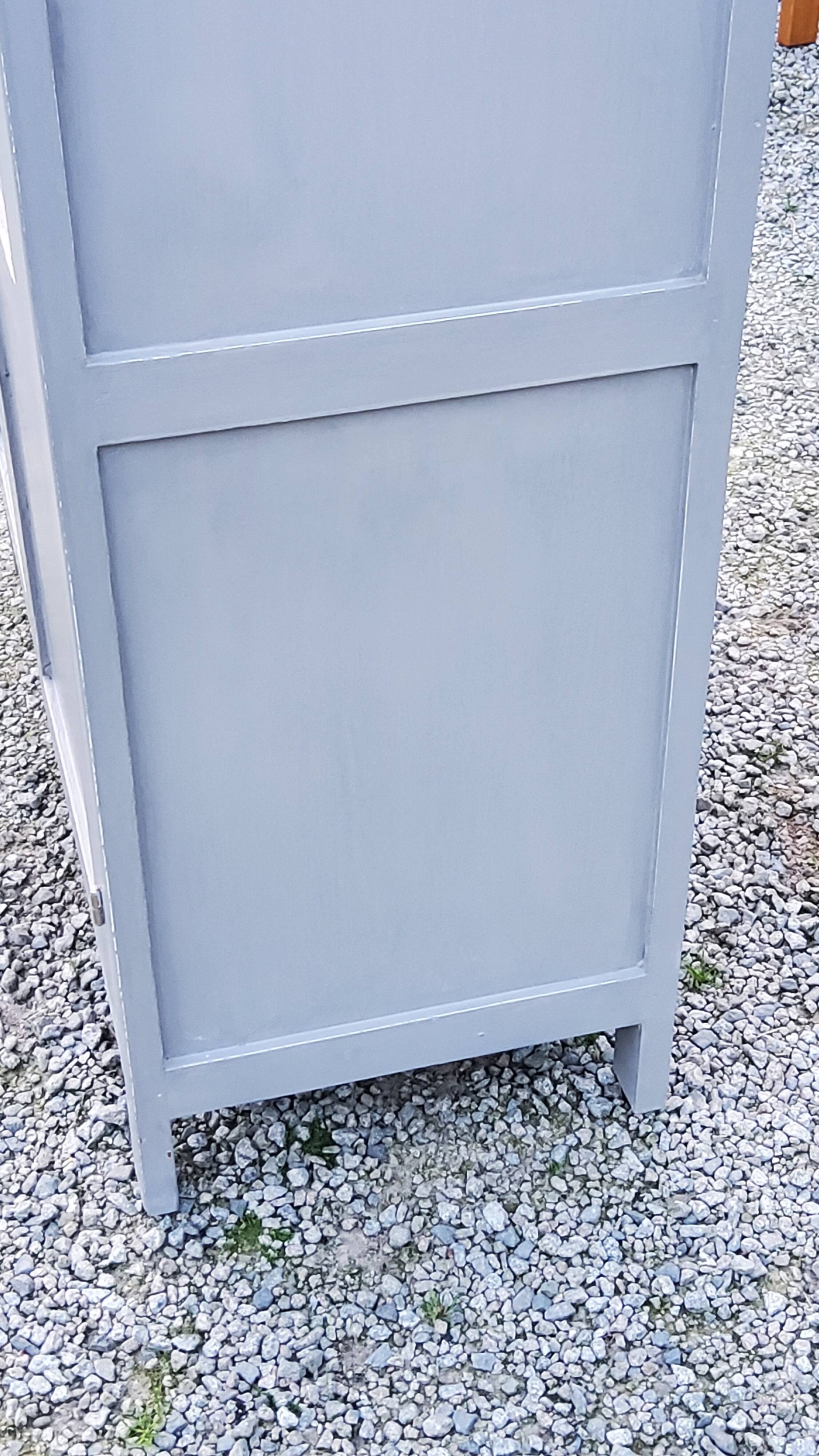 Parisian sideboard at support height from the 30s-50s with gray patina