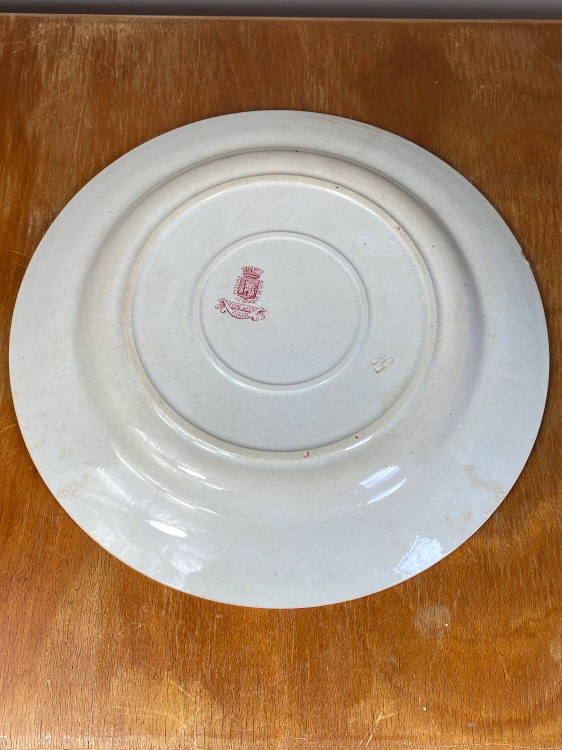 Antique Hiens porcelain dish, iron earth