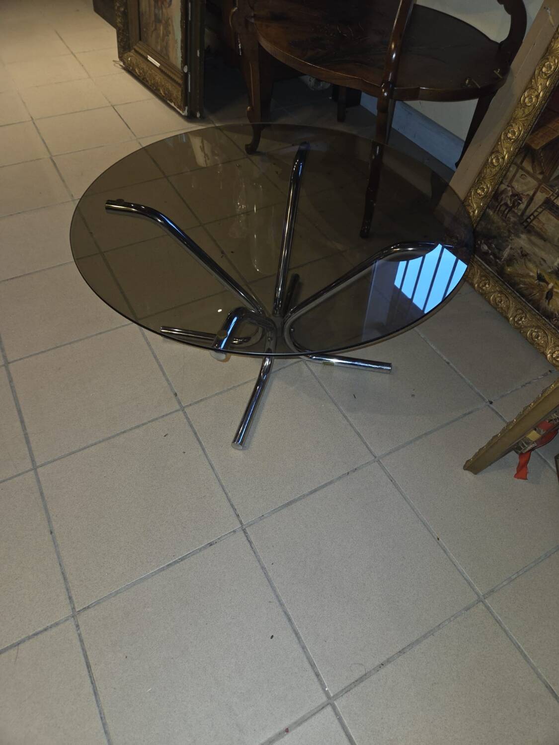 Table basse en verre et métal