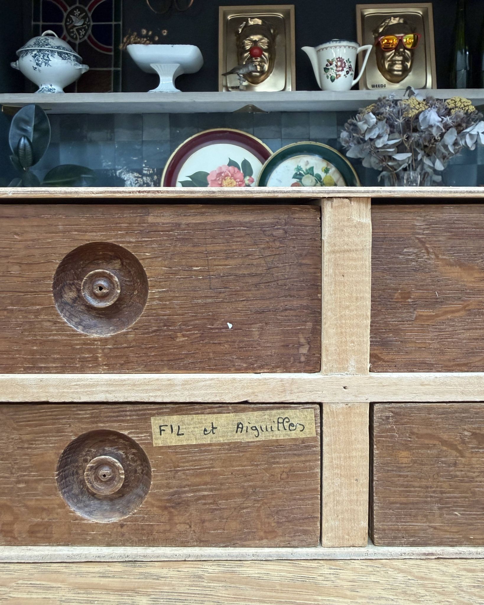 Meuble de mercerie ancien