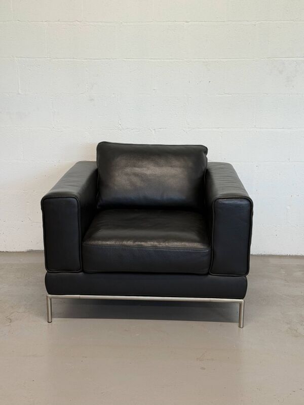 Fauteuil et ottoman IKEA Arild vintage en cuir pleine fleur noir et base chromée