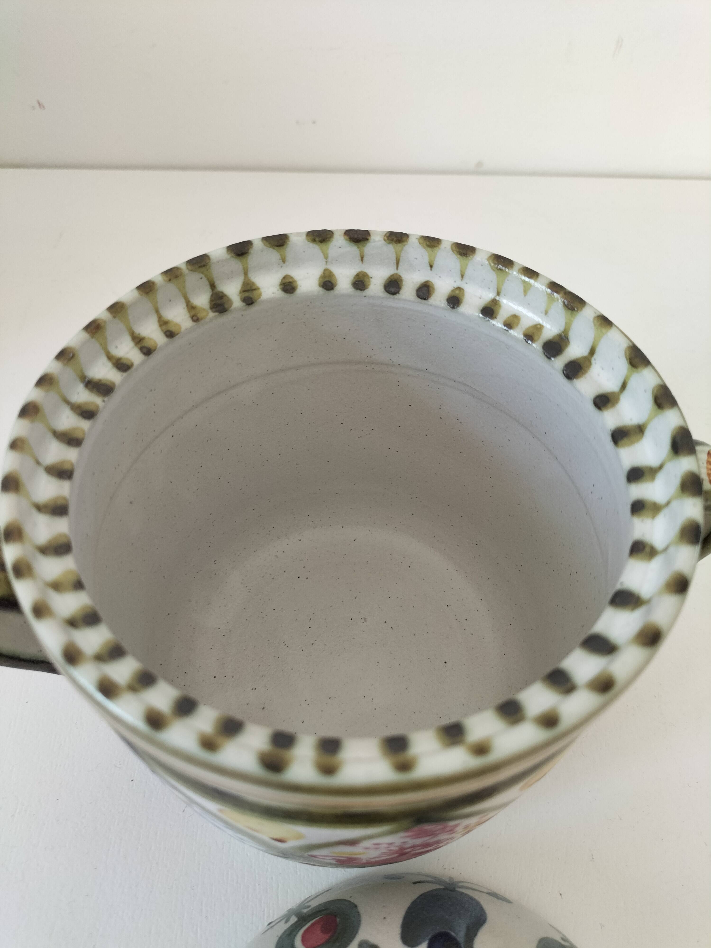 Small Keraluc broth pot Signed André l'Helguen