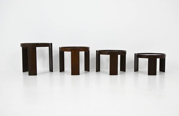 Tables gigognes modèle 780, créées par Gianfranco Frattini pour Cassina, an