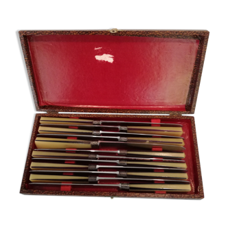 Service 12 art deco knives