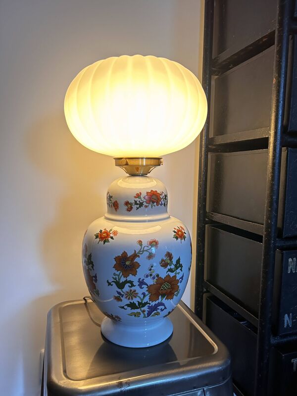 Lampe à poser vintage à fleurs globe plissé