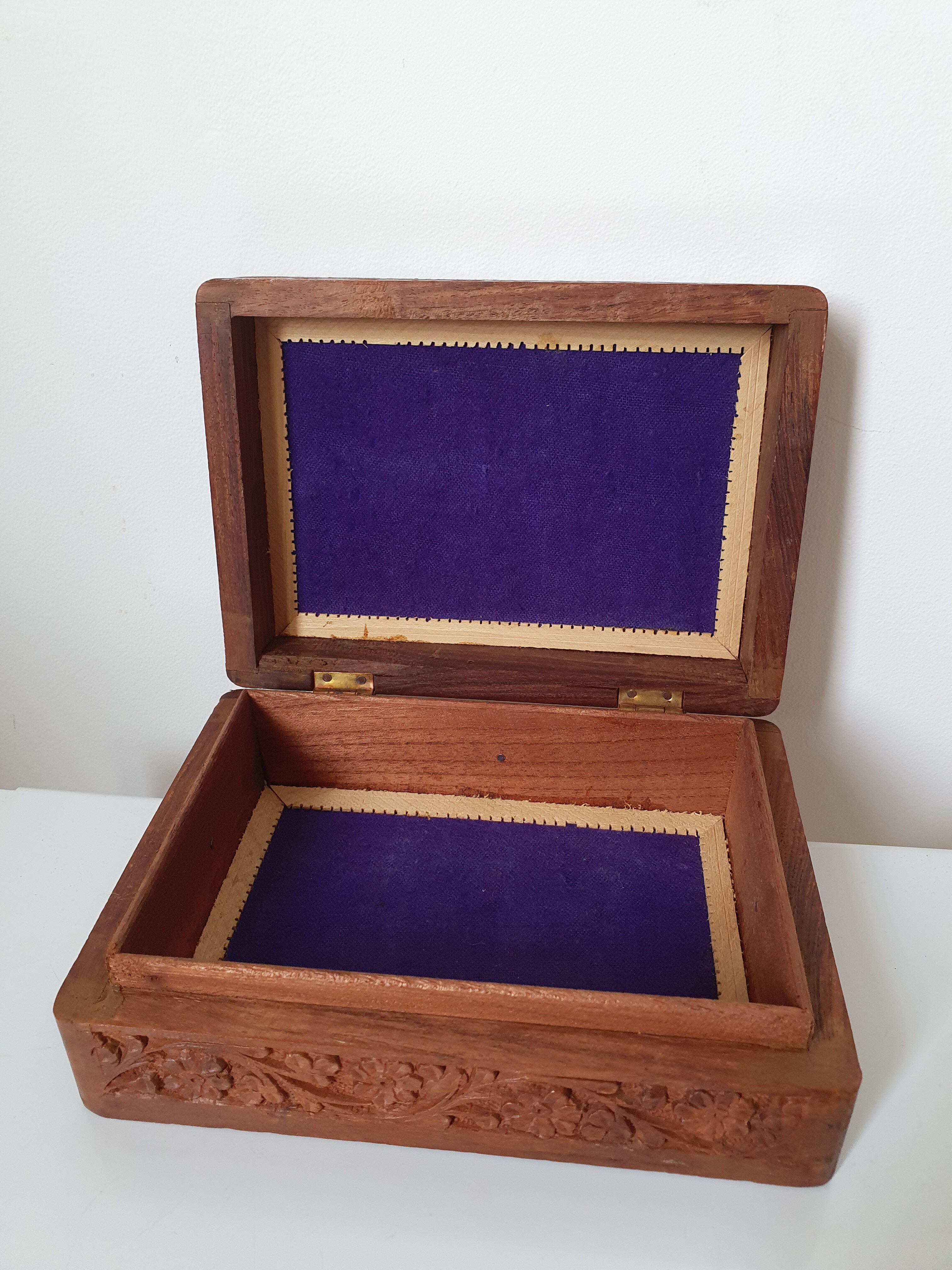 Wooden jewelry box