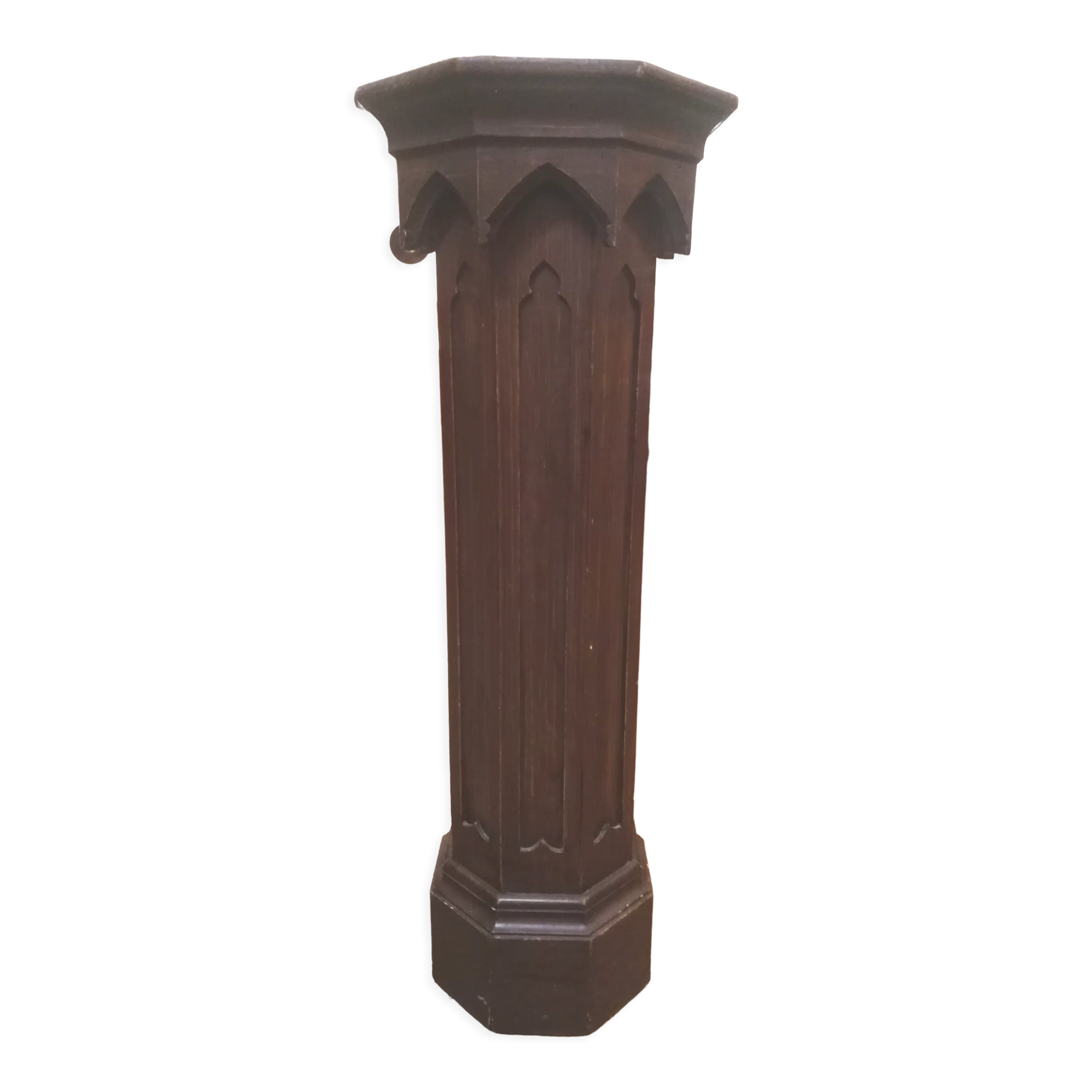 Gothic style wooden column