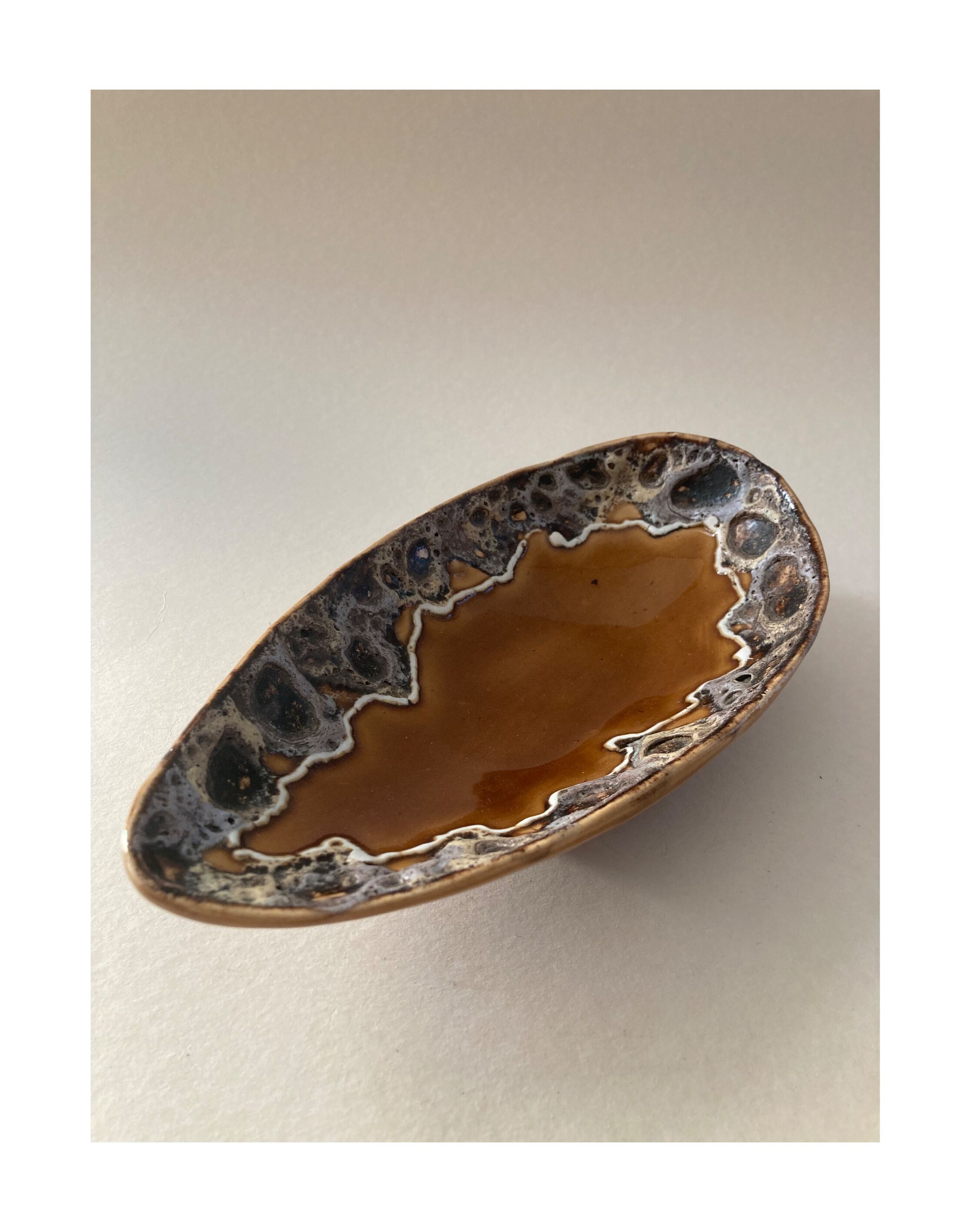 Empty ceramic pocket